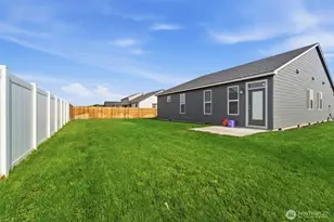 403 Emerald Ave, Grandview, WA 98930 - Photo 26