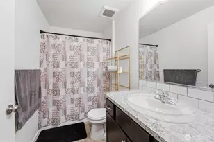 403 Emerald Ave, Grandview, WA 98930 - Photo 12