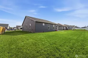 403 Emerald Ave, Grandview, WA 98930 - Photo 24