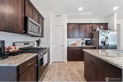 403 Emerald Avenue, Grandview, WA 98930 - Photo 8