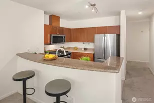 1000 Aurora Ave N, Seattle, WA 98109 - Photo 4
