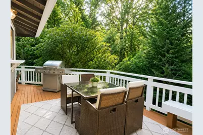 15222 SE 48th Drive, Bellevue, WA 98006 - Photo 6