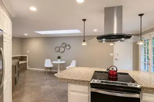 15222 SE 48th Dr, Bellevue, WA 98006 - Photo 4