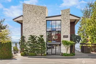 6201 Lake Washington Blvd NE, Kirkland, WA 98033 - Photo 2
