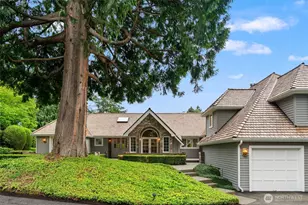 2055 94th Ave NE, Clyde Hill, WA 98004 - Photo 2
