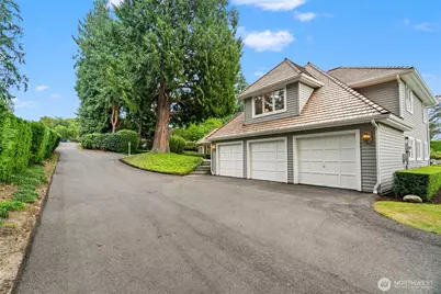 2055 94th Avenue NE, Clyde Hill, WA 98004 - Photo 34
