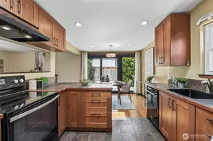 3222 NE 85th St, Seattle, WA 98115 - Photo 12