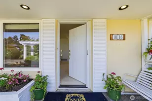 1016 Sunset Way, Bellevue, WA 98004 - Photo 2