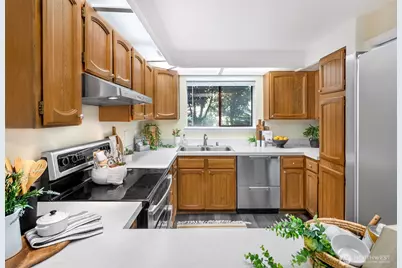 19115 Ballinger Way NW #102, Lake Forest Park, WA 98155 - Photo 8