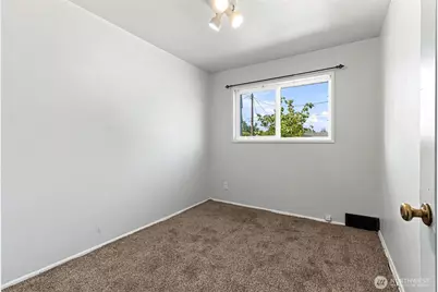 10303 B Street E, Tacoma, WA 98445 - Photo 16