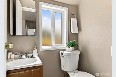 10303 B Street E, Tacoma, WA 98445 - Photo 14