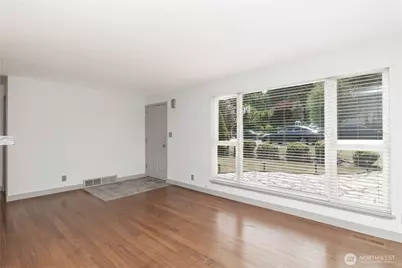 10020 SE 7th Street, Bellevue, WA 98004 - Photo 4
