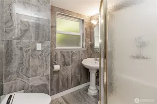 10020 SE 7th St, Bellevue, WA 98004 - Photo 18