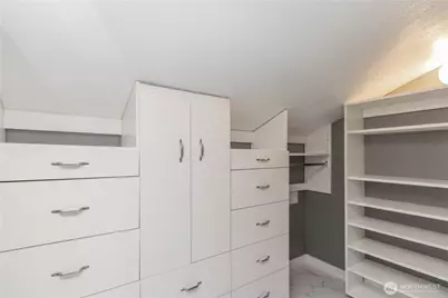 10020 SE 7th Street, Bellevue, WA 98004 - Photo 16