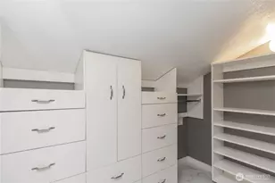 10020 SE 7th St, Bellevue, WA 98004 - Photo 16