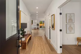 13755 NE 101st St, Kirkland, WA 98033 - Photo 2