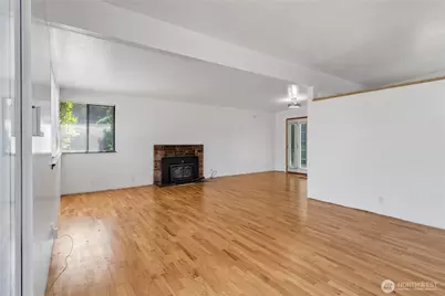 317 S 208th Street, Des Moines, WA 98198 - Photo 2