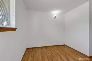 317 S 208th St, Des Moines, WA 98198 - Photo 20