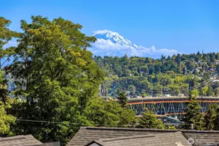 4415 2nd Ave NE, Seattle, WA 98105 - Photo 12