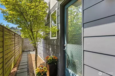 3029 Beacon Avenue S, Seattle, WA 98144 - Photo 4
