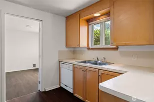 2114 S 128th St, SeaTac, WA 98168 - Photo 8