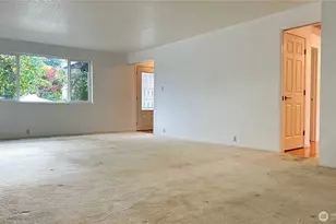 12920 SE 68th St, Bellevue, WA 98006 - Photo 6