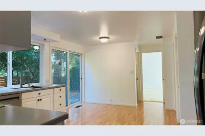 12920 SE 68th Street, Bellevue, WA 98006 - Photo 8