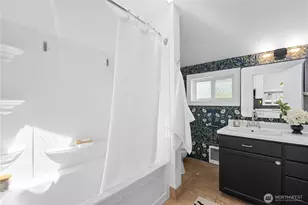 318 N 71st St, Seattle, WA 98103 - Photo 10