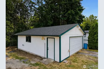 13111 213th Avenue Ct E, Bonney Lake, WA 98391 - Photo 20