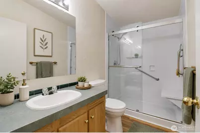 13111 213th Avenue Ct E, Bonney Lake, WA 98391 - Photo 16