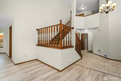 820 Monroe Avenue NE, Renton, WA 98056 - Photo 6