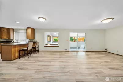 820 Monroe Avenue NE, Renton, WA 98056 - Photo 12