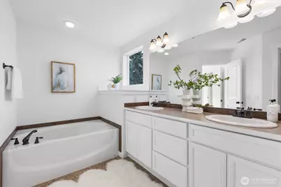 631 Ilwaco Avenue NE, Renton, WA 98059 - Photo 28