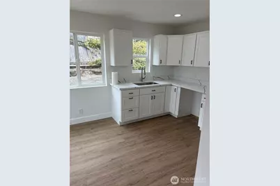 4123 W D Street, Bremerton, WA 98312 - Photo 4