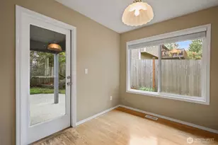 8021 NE 122nd Pl, Kirkland, WA 98034 - Photo 16