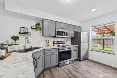 9809 132nd Street Court E #B, Puyallup, WA 98373 - Photo 12
