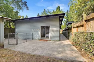 2327 NE 92nd St, Seattle, WA 98115 - Photo 16