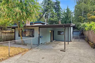 2327 NE 92nd St, Seattle, WA 98115 - Photo 1