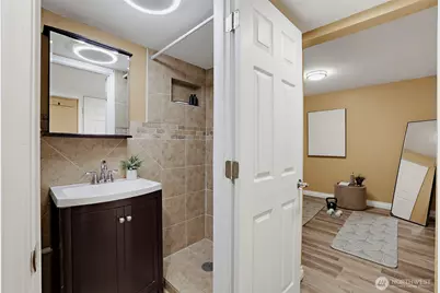 16106 Densmore Avenue N, Shoreline, WA 98133 - Photo 32