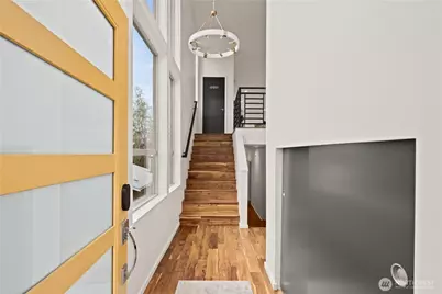 4532 51st Place SW, Seattle, WA 98116 - Photo 2