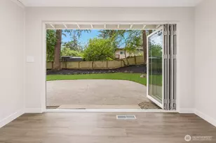 16436 SE 8th St, Bellevue, WA 98008 - Photo 14