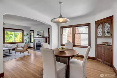 2714 10th Avenue W, Seattle, WA 98119 - Photo 10