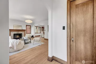 2714 10th Avenue W, Seattle, WA 98119 - Photo 6
