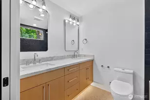 12036 Hiram Pl NE, Seattle, WA 98125 - Photo 18