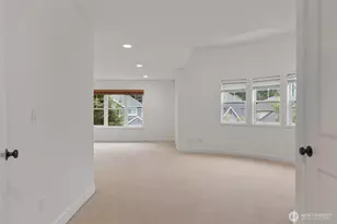 8835 NE 237th Pl NE, Redmond, WA 98053 - Photo 28