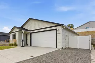 2307 SE Sage Brooke Rd, East Wenatchee, WA 98802 - Photo 2