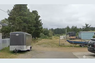320 12th N, Long Beach, WA 98631 - Photo 1