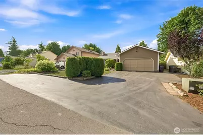 22015 SE 267th S, Maple Valley, WA 98038 - Photo 4