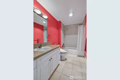 321 10th Avenue S #710, Seattle, WA 98104 - Photo 34