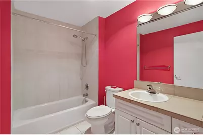 321 10th Avenue S #710, Seattle, WA 98104 - Photo 26